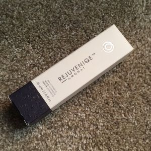 Monat Rejuveniqe Oil